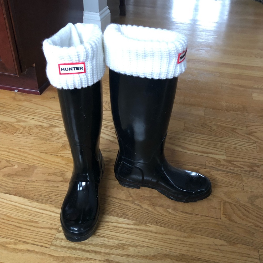 HUNTER Tall Gloss Rain Boots in Black- Women’s